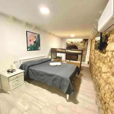 Cave Guest house 2*